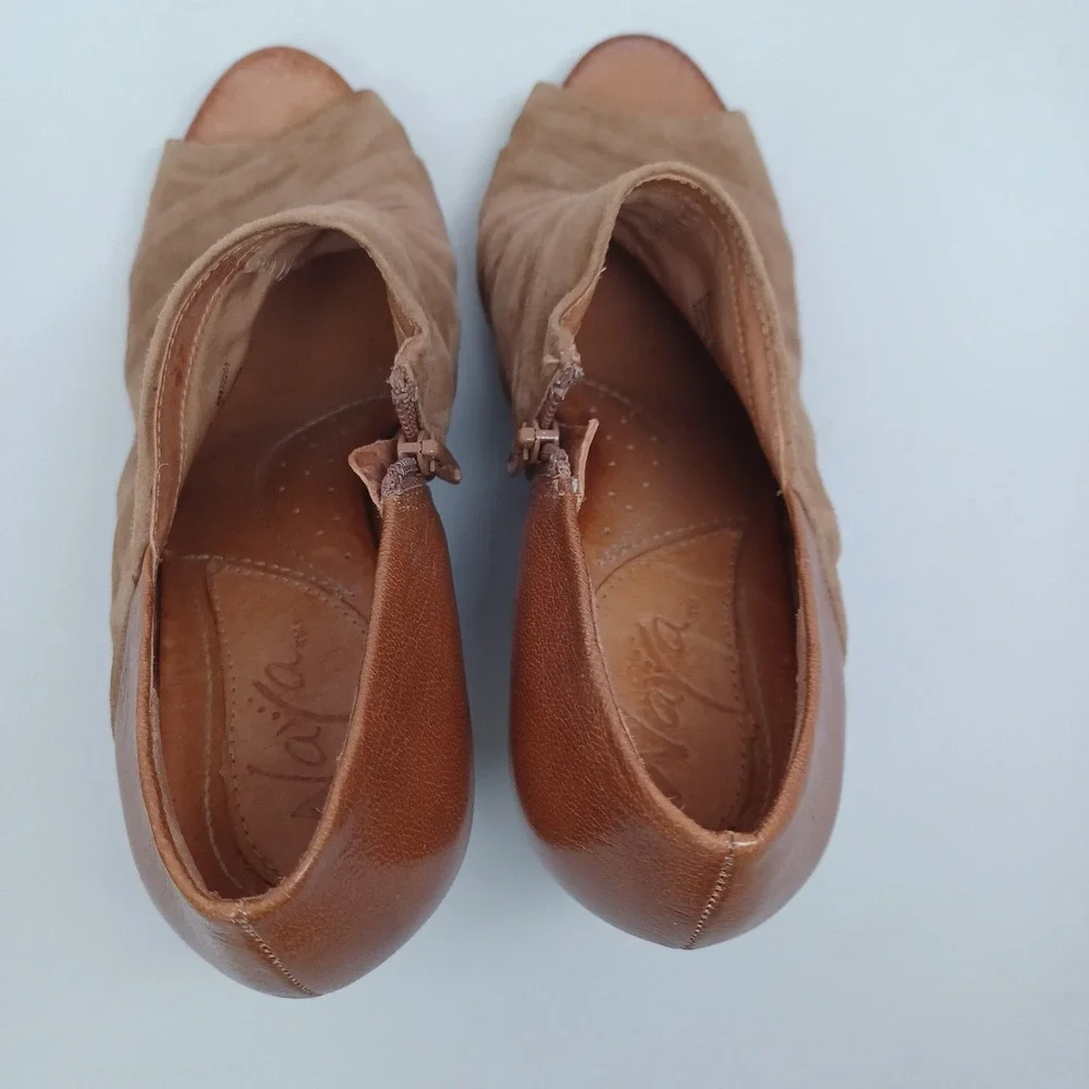 Naya genesis wedge